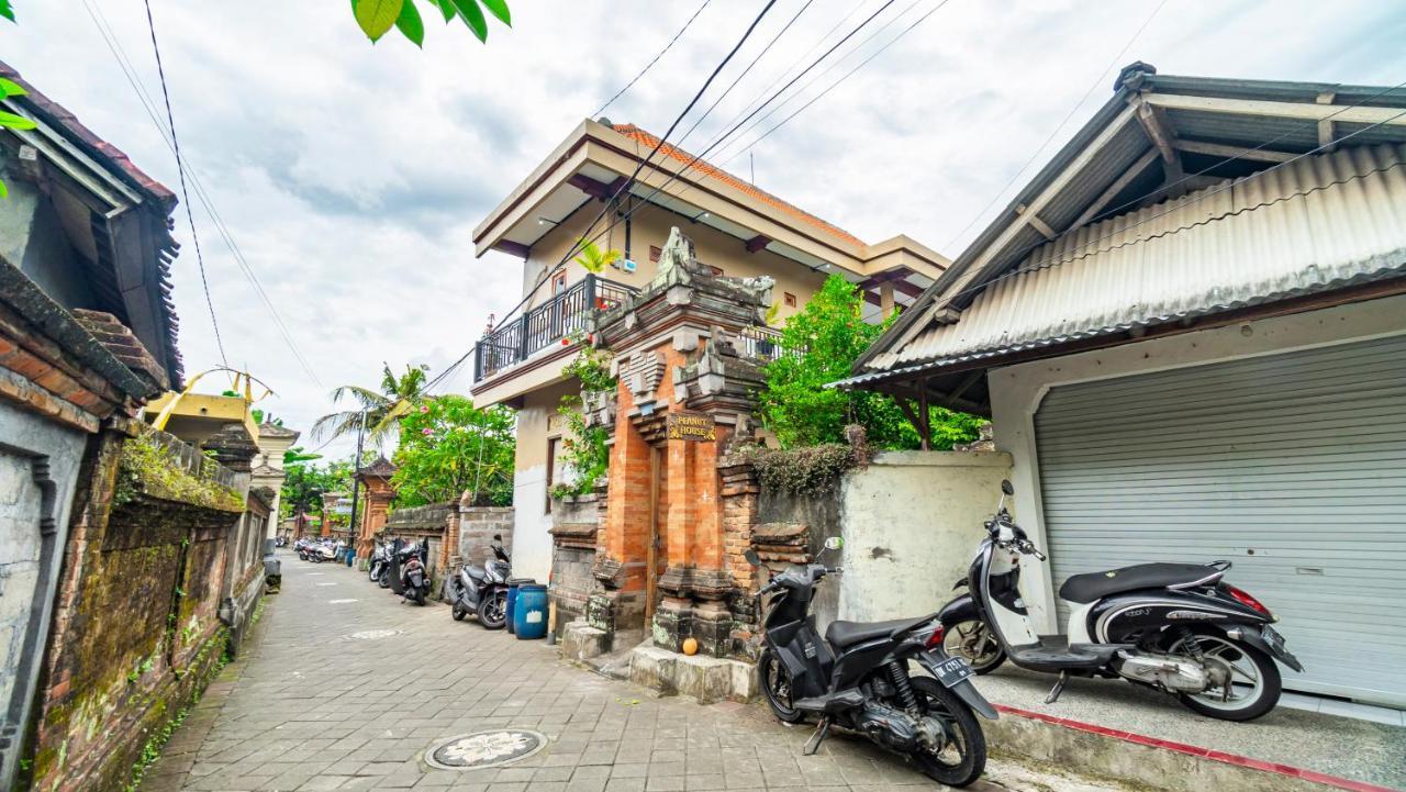 Peanut House Hostel Ubud  Exterior photo